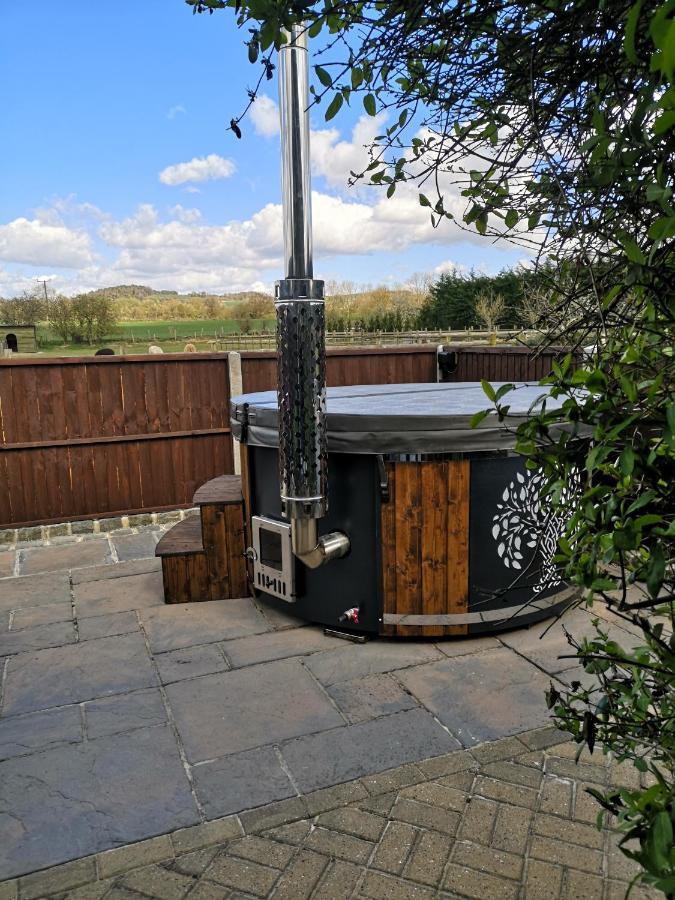 Oak Cottage With Private Log Fired Hot Tub Maidstone Luaran gambar